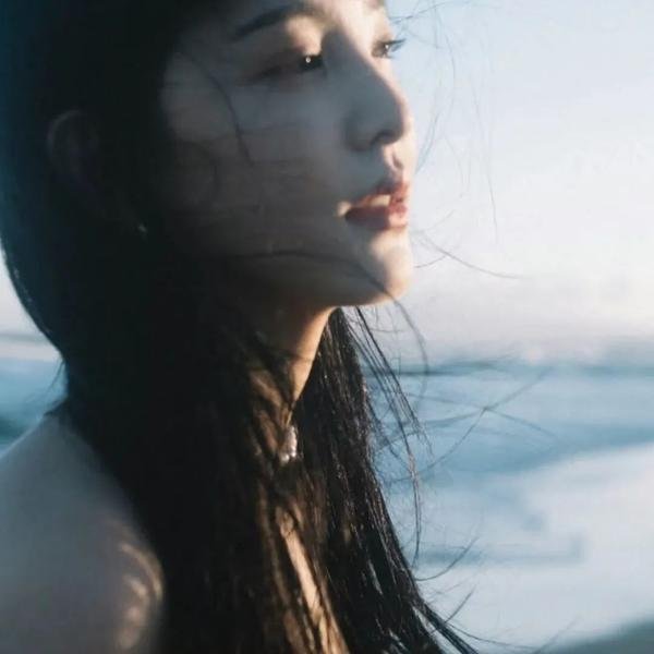 某天初恋闯进来